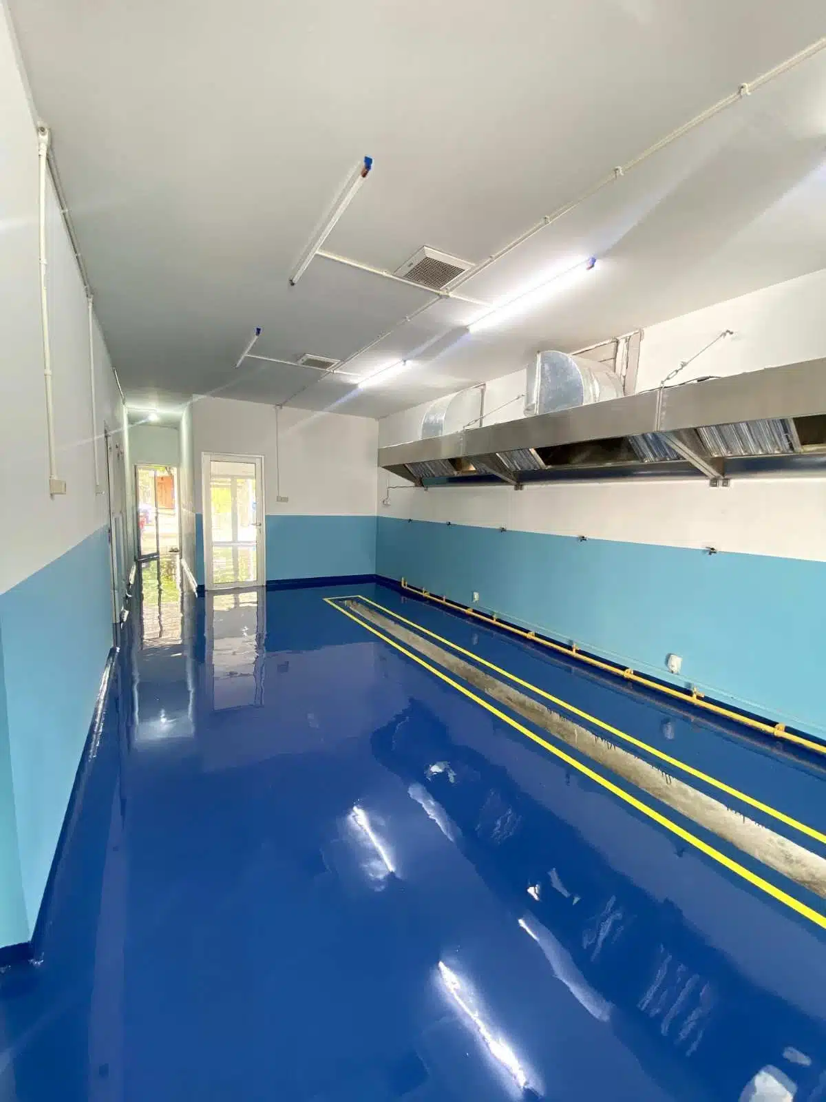 Epoxy Self Leveling: Lantai Mulus Bikin Bisnis Kelihatan Serius!